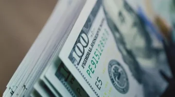 استقرار ملحوظ.. سعر الدولار أمام الجنيه المصري بمنتصف تعاملات الجمعة 26 ديسمبر